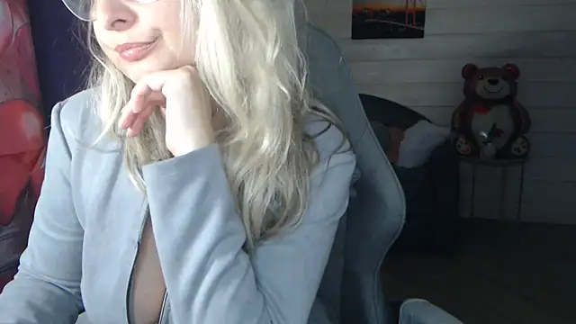 Snapshot of RubiLakros chatting on March 12, 2026, 9:52 pm RubiLakros online show from March 12, 2026, 9:52 pm