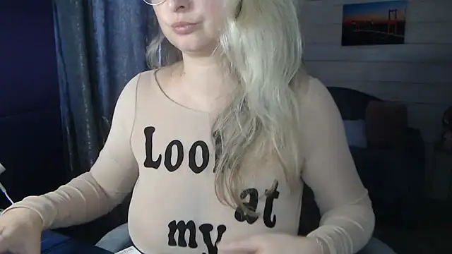 Snapshot of RubiLakros chatting on March 20, 2026, 11:00 am RubiLakros online show from March 20, 2026, 11:00 am