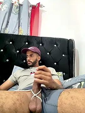 Moodxxx00 online show from September 26, 2025, 9:21 pm