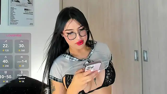 hollyprincess 2 online show from July 8, 2026, 2:57 am