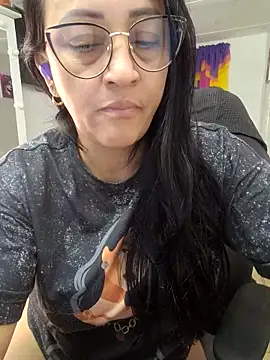 Ameliarizo online show from February 16, 2026, 1:26 am