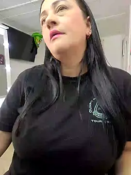 Ameliarizo online show from October 7, 2025, 10:11 pm