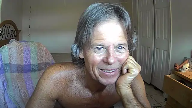 nakeedcowboi65 online show from June 17, 2026, 12:04 pm
