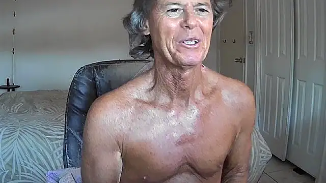nakeedcowboi65 online show from June 18, 2026, 12:10 pm