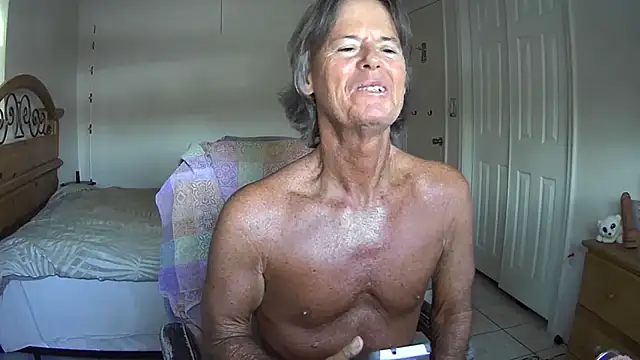 nakeedcowboi65 online show from July 17, 2026, 12:57 pm