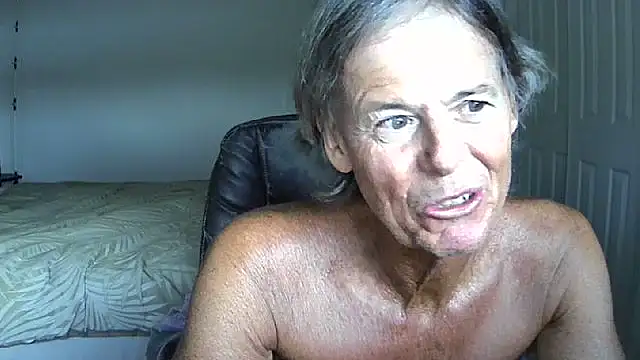 nakeedcowboi65 online show from July 5, 2026, 11:33 pm