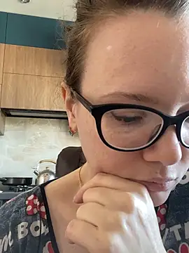 AngelaWhiti online show from April 15, 2026, 8:53 am