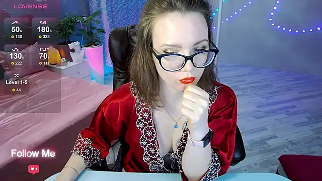 AngelaWhiti online show from February 3, 2025, 6:49 pm