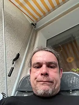 nymphoer1982 online show from May 9, 2026, 6:33 pm