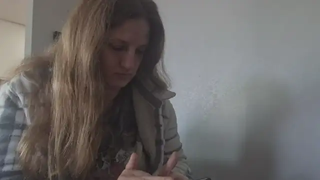 MissMera online show from December 4, 2024, 6:44 pm