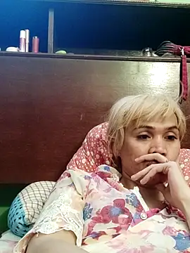 QueenSoreal online show from June 21, 2026, 6:30 am