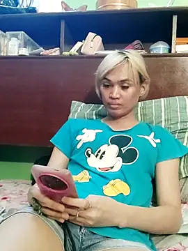 QueenSoreal online show from July 21, 2026, 6:04 am