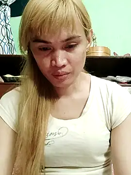 QueenSoreal online show from June 6, 2026, 12:54 pm