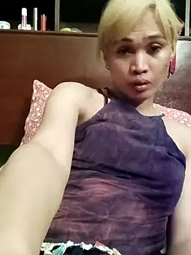 QueenSoreal online show from June 19, 2026, 6:14 pm