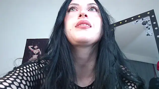 Snapshot of Evelyn_Sheeran chatting on April 12, 2026, 5:00 am Evelyn Sheeran online show from April 12, 2026, 5:00 am