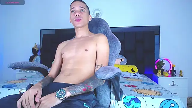 Nice ButtX online show from September 17, 2025, 3:25 pm