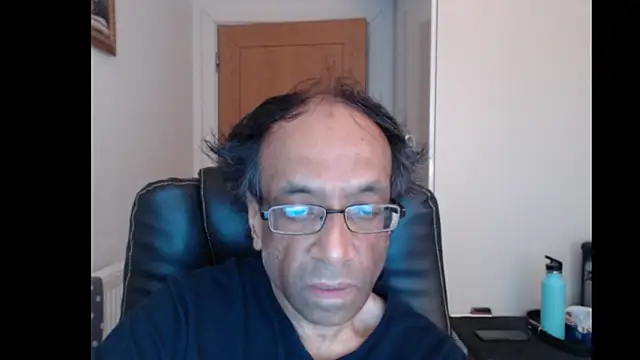 Snapshot of rauncher1 chatting on June 7, 2026, 9:03 am rauncher1 online show from June 7, 2026, 9:03 am