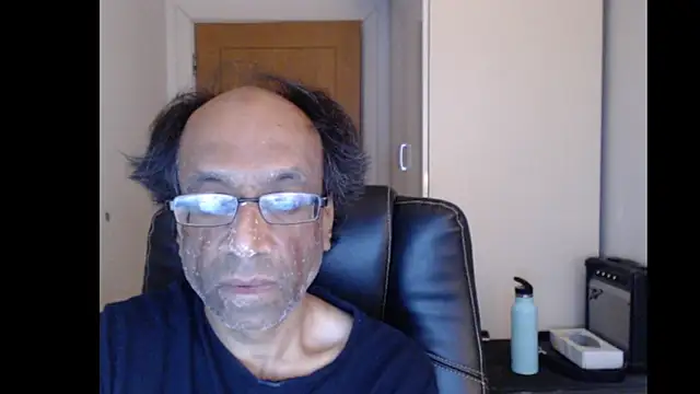 Snapshot of rauncher1 chatting on May 22, 2026, 8:23 am rauncher1 online show from May 22, 2026, 8:23 am