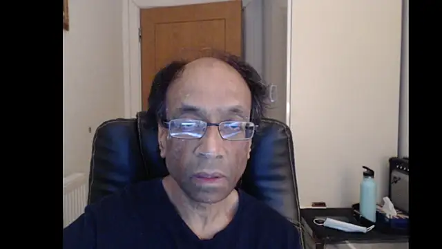 Snapshot of rauncher1 chatting on June 8, 2026, 8:04 am rauncher1 online show from June 8, 2026, 8:04 am