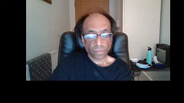 Snapshot of rauncher1 chatting on June 10, 2026, 8:26 am rauncher1 online show from June 10, 2026, 8:26 am