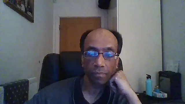 rauncher1 online show from December 17, 2025, 9:25 am