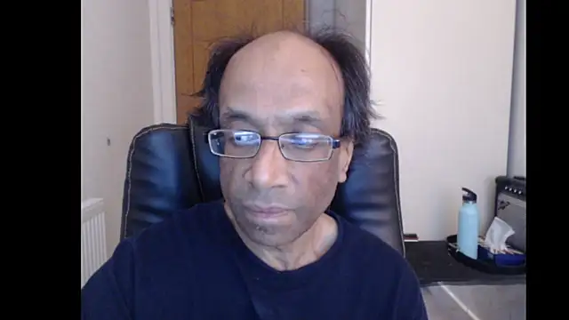 Snapshot of rauncher1 chatting on June 9, 2026, 8:59 am rauncher1 online show from June 9, 2026, 8:59 am