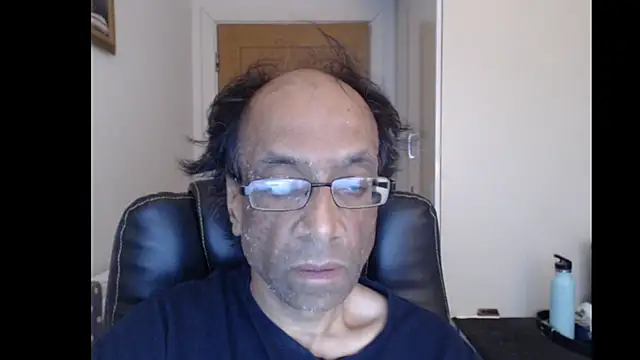 Snapshot of rauncher1 chatting on June 18, 2026, 9:25 am rauncher1 online show from June 18, 2026, 9:25 am
