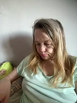 Susanel online show from March 23, 2025, 7:42 am