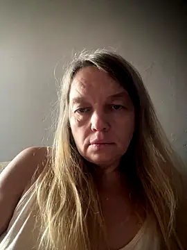 Susanel online show from October 5, 2025, 9:44 am