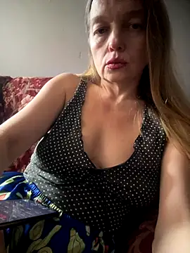 Susanel online show from September 28, 2025, 12:01 pm