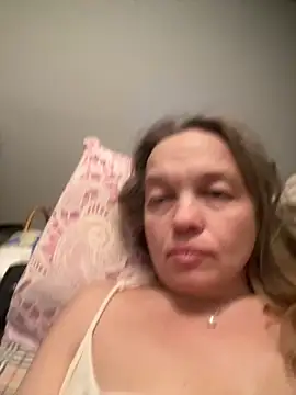 Susanel online show from November 23, 2025, 5:34 pm