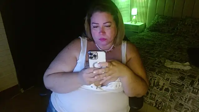 bella savati online show from February 7, 2025, 1:04 am