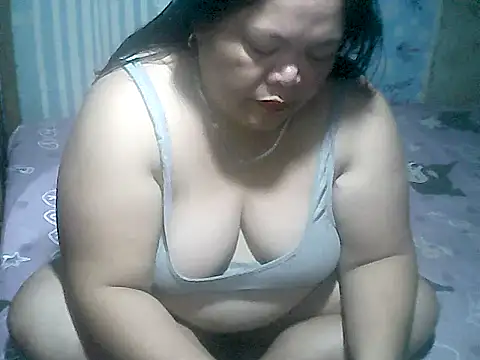 Snapshot of cutechubbyasian chatting on February 24, 2026, 11:33 am cutechubbyasian online show from February 24, 2026, 11:33 am