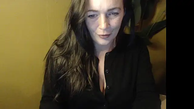 cloe85nl online show from February 6, 2026, 7:43 pm