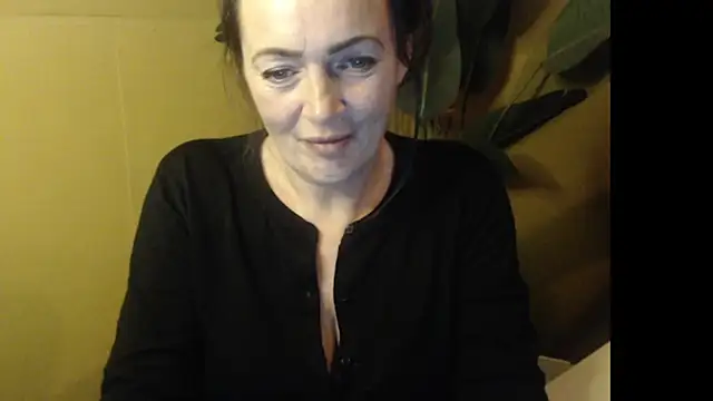 cloe85nl online show from December 1, 2025, 7:26 pm