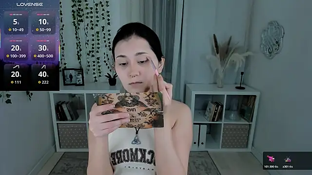 Alexa Lexi  online show from November 12, 2025, 3:49 pm