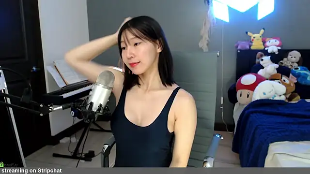 Snapshot of minarocket_ chatting on February 7, 2026, 4:48 pm minarocket online show from February 7, 2026, 4:48 pm