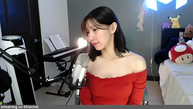 Snapshot of minarocket_ chatting on February 10, 2026, 2:27 pm minarocket online show from February 10, 2026, 2:27 pm