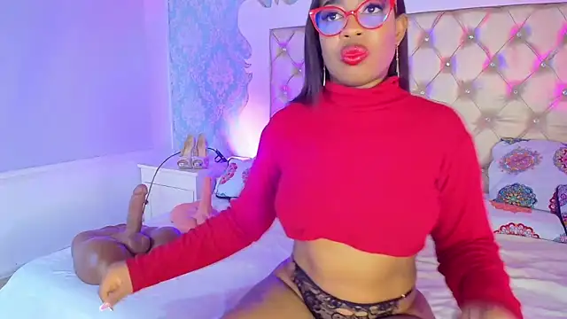 Snapshot of CaseyMoon chatting on March 18, 2026, 1:24 pm CaseyMoon online show from March 18, 2026, 1:24 pm