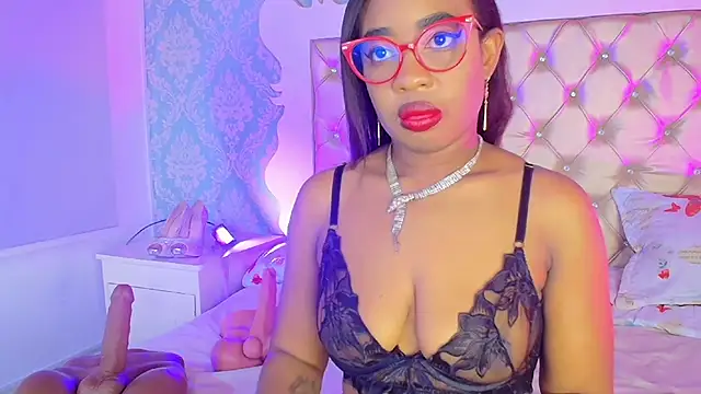 Snapshot of CaseyMoon chatting on March 14, 2026, 12:33 pm CaseyMoon online show from March 14, 2026, 12:33 pm