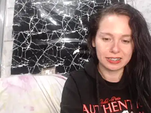 Venusluxodomme online show from June 10, 2026, 3:19 am