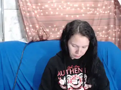 Venusluxodomme online show from November 11, 2025, 2:39 am