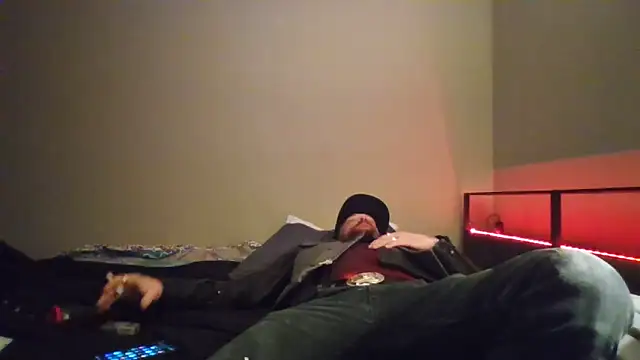 bikerbeard696 online show from April 21, 2026, 6:42 am