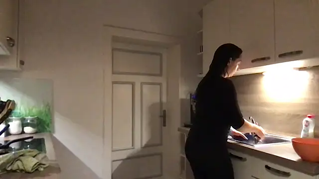 Viola Beck online show from October 17, 2025, 5:33 am