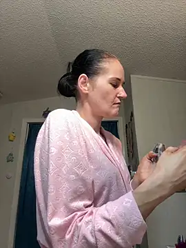 lolabunny9 online show from March 14, 2025, 2:08 pm