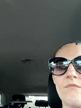 lolabunny9 online show from November 23, 2025, 7:02 pm