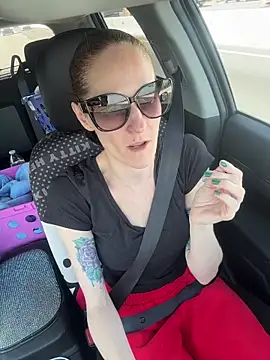 lolabunny9 online show from November 15, 2025, 5:28 pm