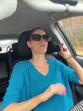 lolabunny9 online show from February 13, 2025, 7:21 pm