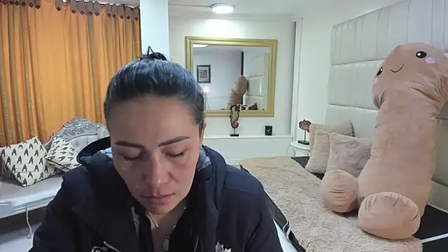 gaby trent online show from November 14, 2025, 12:42 pm