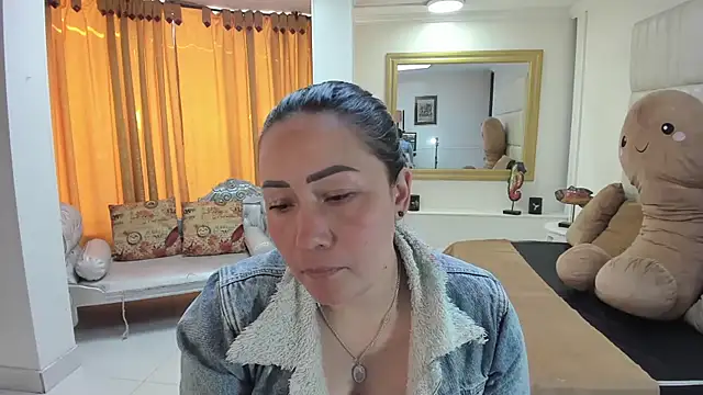 gaby trent online show from September 16, 2025, 1:56 pm